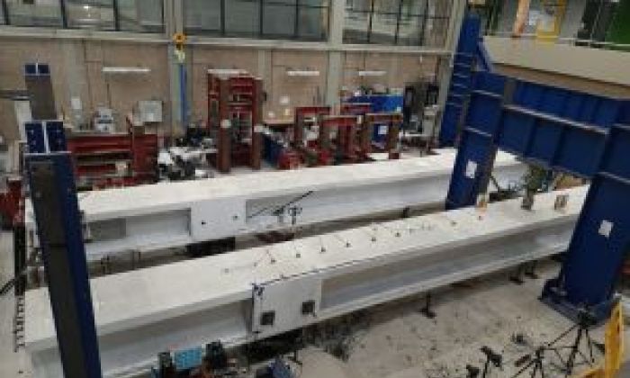 Experimenteel onderzoek prefab-liggerbruggen
